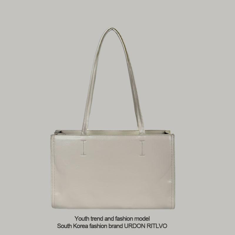 Large capacity tote bag